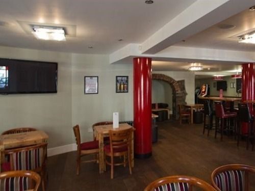 Cambrian Inn Tredegar Екстер'єр фото
