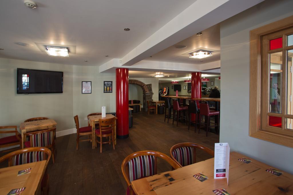 Cambrian Inn Tredegar Екстер'єр фото